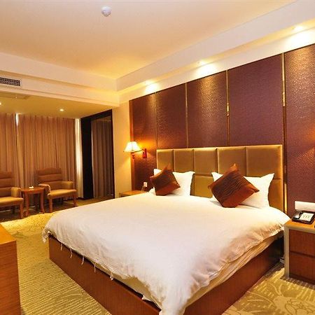 Golden Phoenix Hotel Jinghong Luaran gambar