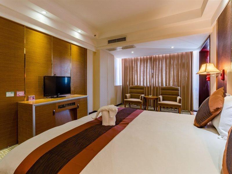 Golden Phoenix Hotel Jinghong Luaran gambar