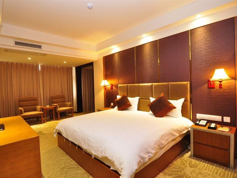 Golden Phoenix Hotel Jinghong Luaran gambar